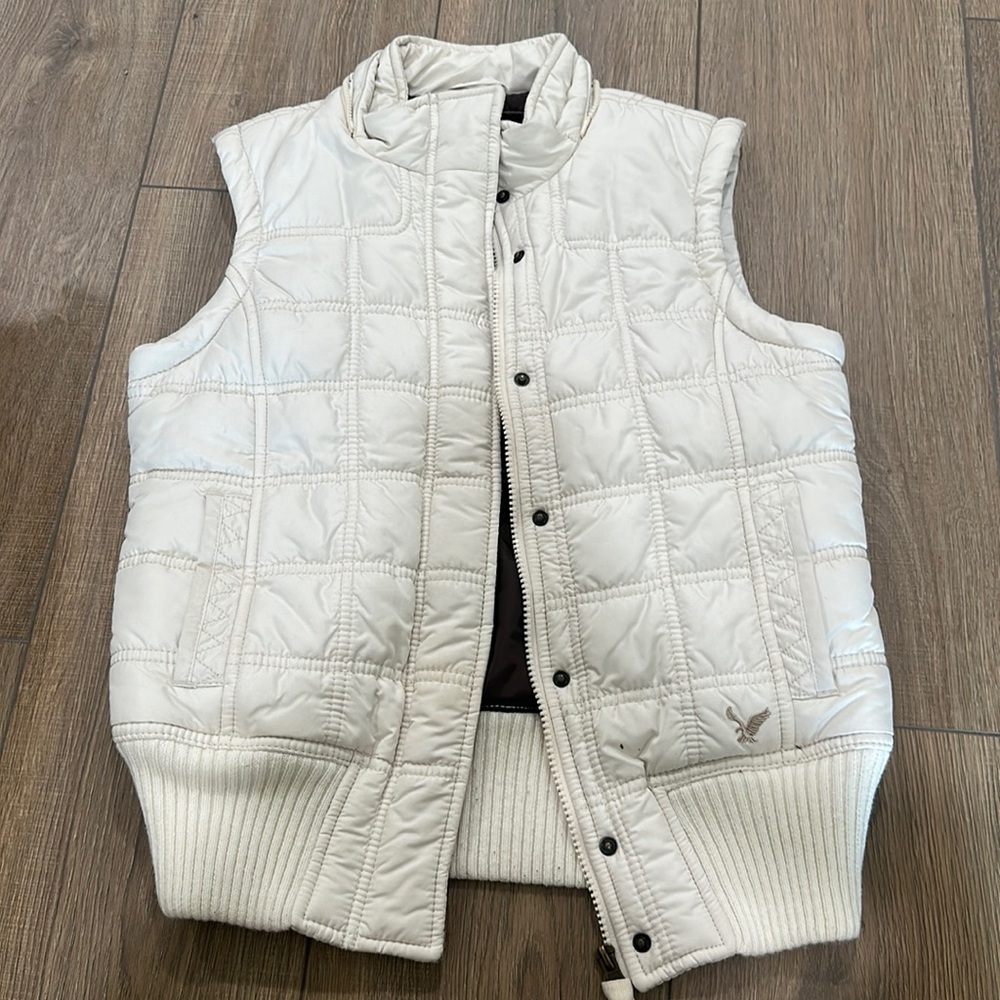 AMERICAN EAGLE puffer vest